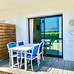 Caporizon-l'archipel-t1-piscine-plein Centre-terrasse *