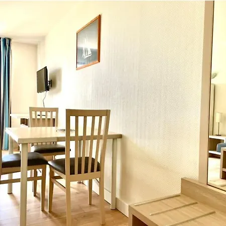 Caporizon-l'archipel-t1-piscine-plein Centre-terrasse La Rochelle (Charente-Maritime)