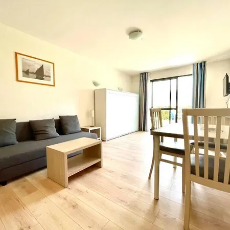 Caporizon-l'archipel-t1-piscine-plein Centre-terrasse Daire