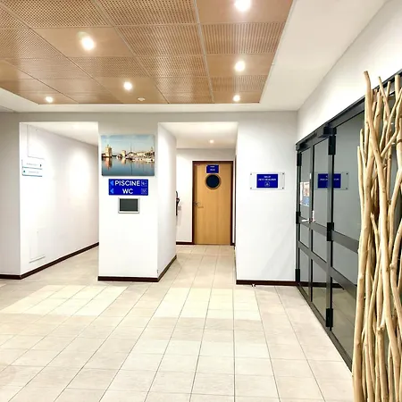 Caporizon-l'archipel-t1-piscine-plein Centre-terrasse Daire La Rochelle (Charente-Maritime)